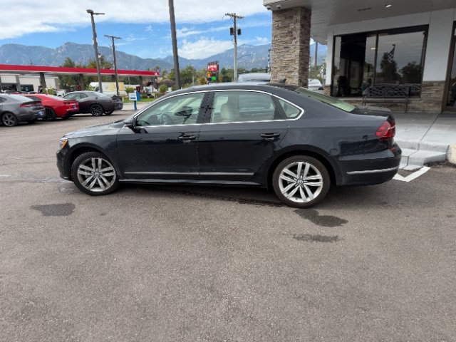 Used 2017 Volkswagen Passat 1.8T SEL Premium FWD image 4