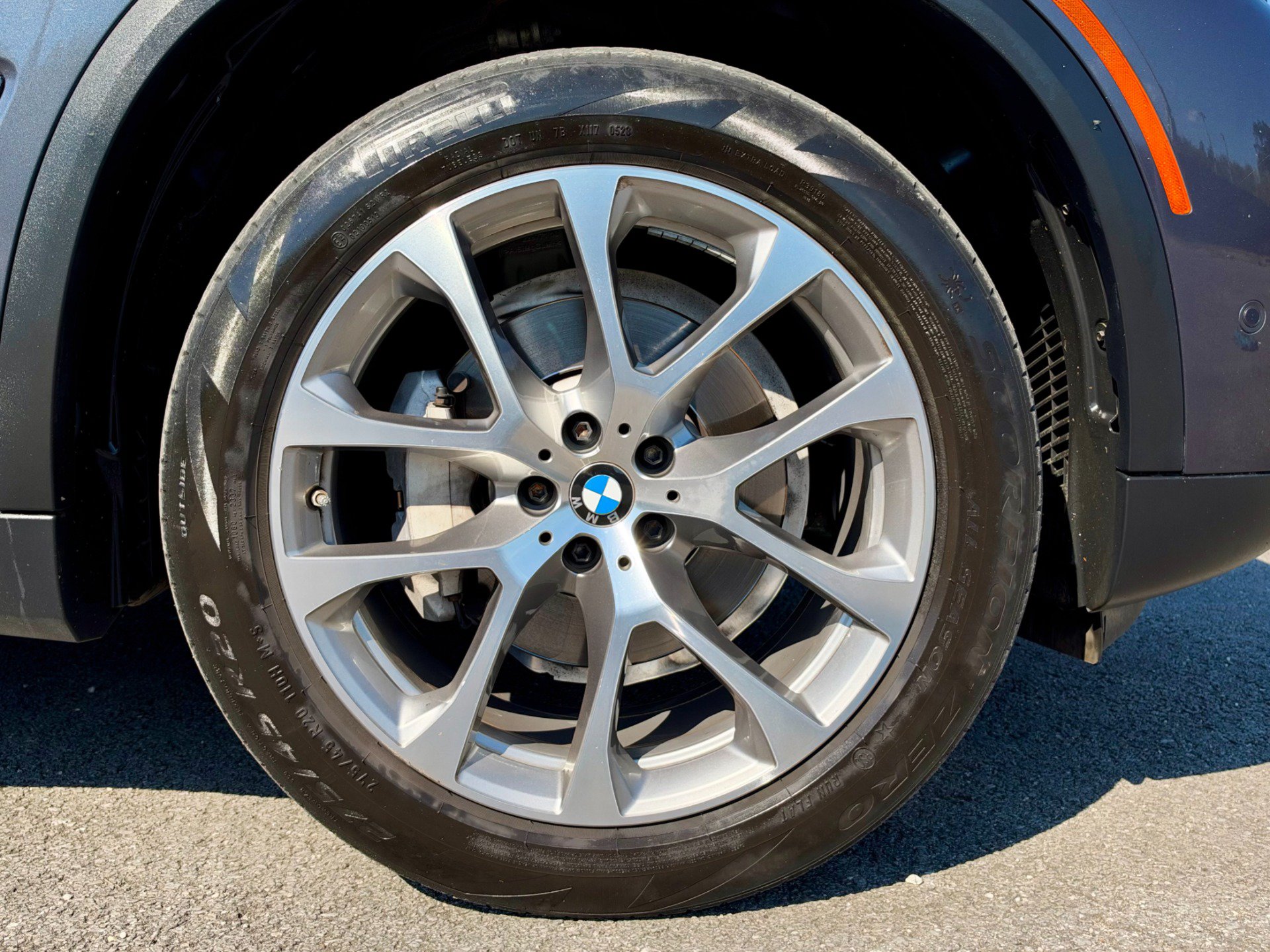 Used 2021 BMW X5 xDrive40i w/ Premium Package AWD/4WD image 18