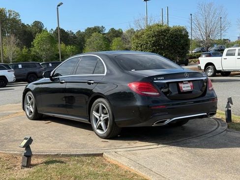 Used 2017 Mercedes-Benz E 300 4MATIC image 5