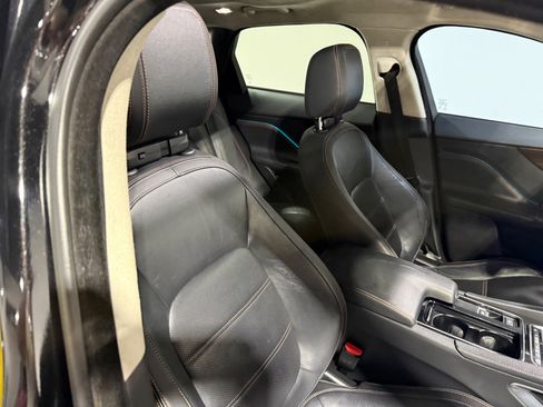 Used 2020 Jaguar F-PACE Prestige image 38