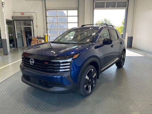 New 2026 Nissan Kicks SR image 4