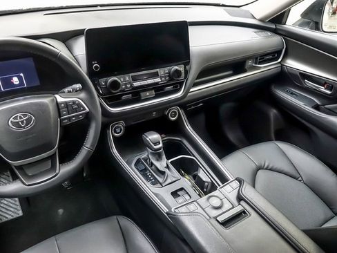 Certified 2025 Toyota Grand Highlander AWD image 14