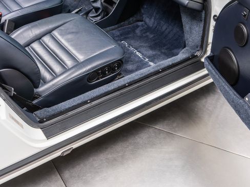Used 1989 Porsche 911 Carrera RWD image 28