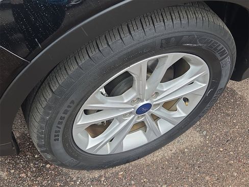 Used 2018 Ford Escape SE image 15