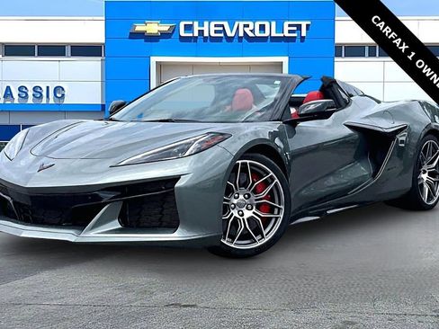 Used 2023 Chevrolet Corvette Z06 RWD image 3