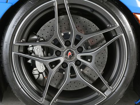 Used 2018 McLaren 720S Performance RWD image 6