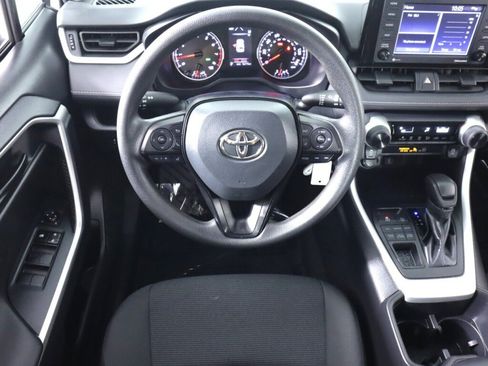 Used 2022 Toyota RAV4 LE AWD/4WD image 27