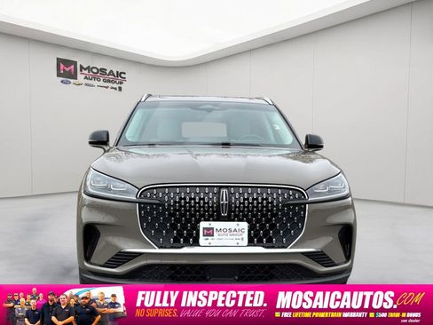 Used 2025 Lincoln Aviator Reserve w/ Equipment Group 201A AWD/4WD image 2