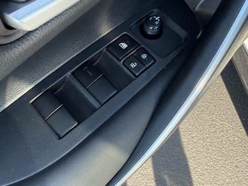 Used 2022 Toyota Corolla SE image 11