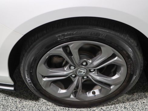 Used 2023 Honda Accord EX image 11