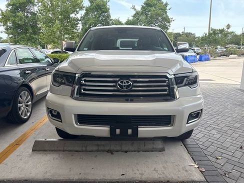 Used 2019 Toyota Sequoia Platinum AWD/4WD image 2