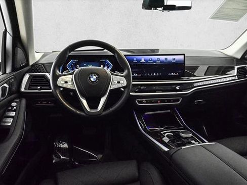 Used 2024 BMW X7 xDrive40i w/ Premium Package image 19