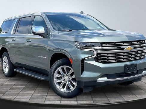 Used 2023 Chevrolet Suburban Premier AWD/4WD image 12