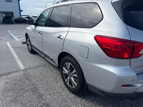 Used 2019 Nissan Pathfinder S AWD/4WD image 3