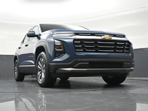 Used 2025 Chevrolet Equinox LT FWD image 33