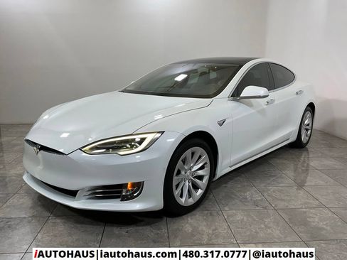 Used 2018 Tesla Model S 75D AWD/4WD image 2