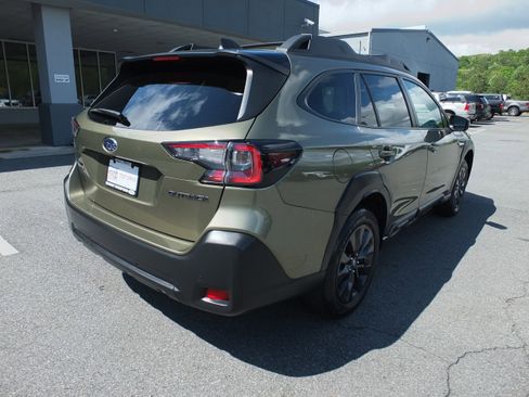 Used 2025 Subaru Outback Onyx Edition AWD/4WD image 3