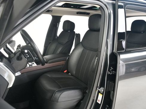 Used 2023 Land Rover Range Rover SE image 30