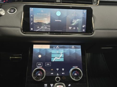 Used 2022 Land Rover Range Rover Evoque R-Dynamic SE image 27