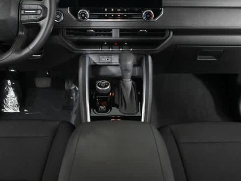 Used 2023 Chevrolet Colorado Trail Boss w/ Technology Package image 15