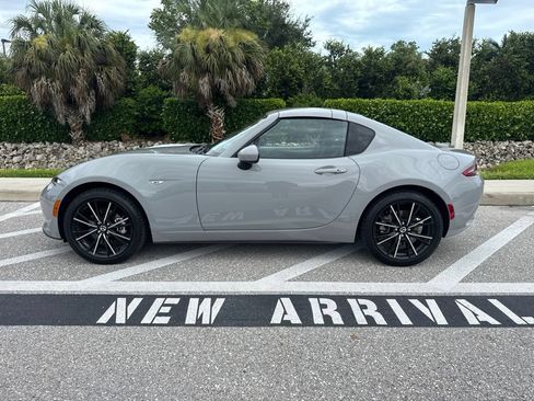 Used 2024 MAZDA MX-5 Miata RF Grand Touring RWD image 2