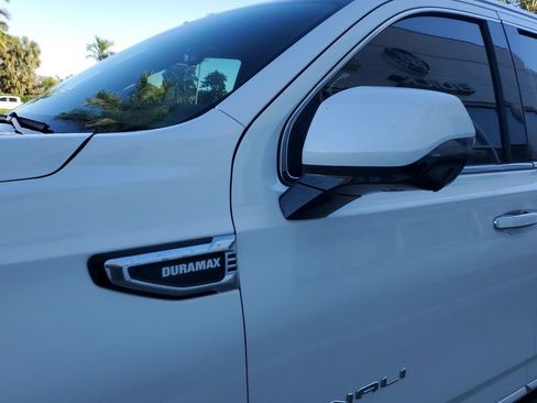 Certified 2025 GMC Yukon XL Denali w/ Denali Reserve Package image 13