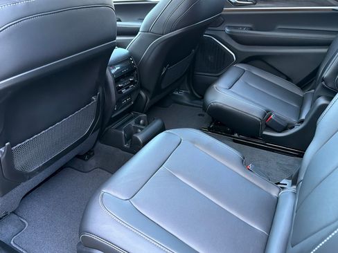 New 2026 Jeep Grand Cherokee L Limited w/ Limited Altitude Package AWD/4WD image 10