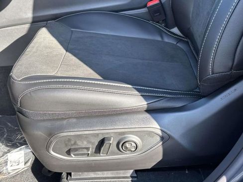 New 2025 Jeep Grand Cherokee Altitude image 14