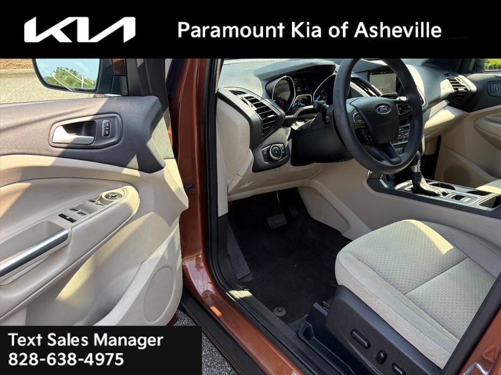 Used 2017 Ford Escape SE w/ Equipment Group 201A AWD/4WD image 14