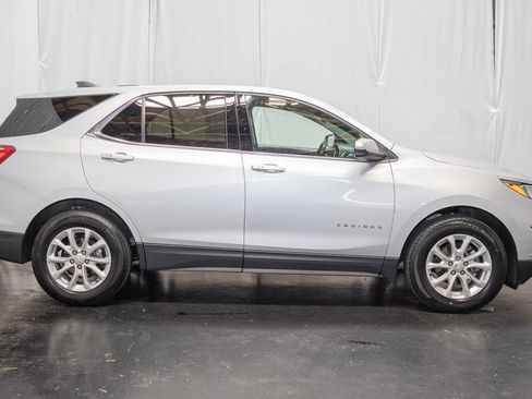 Used 2019 Chevrolet Equinox LT FWD image 3