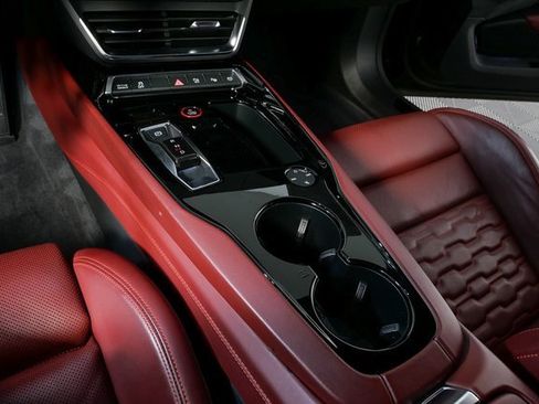 Used 2023 Audi e-tron GT Prestige image 16