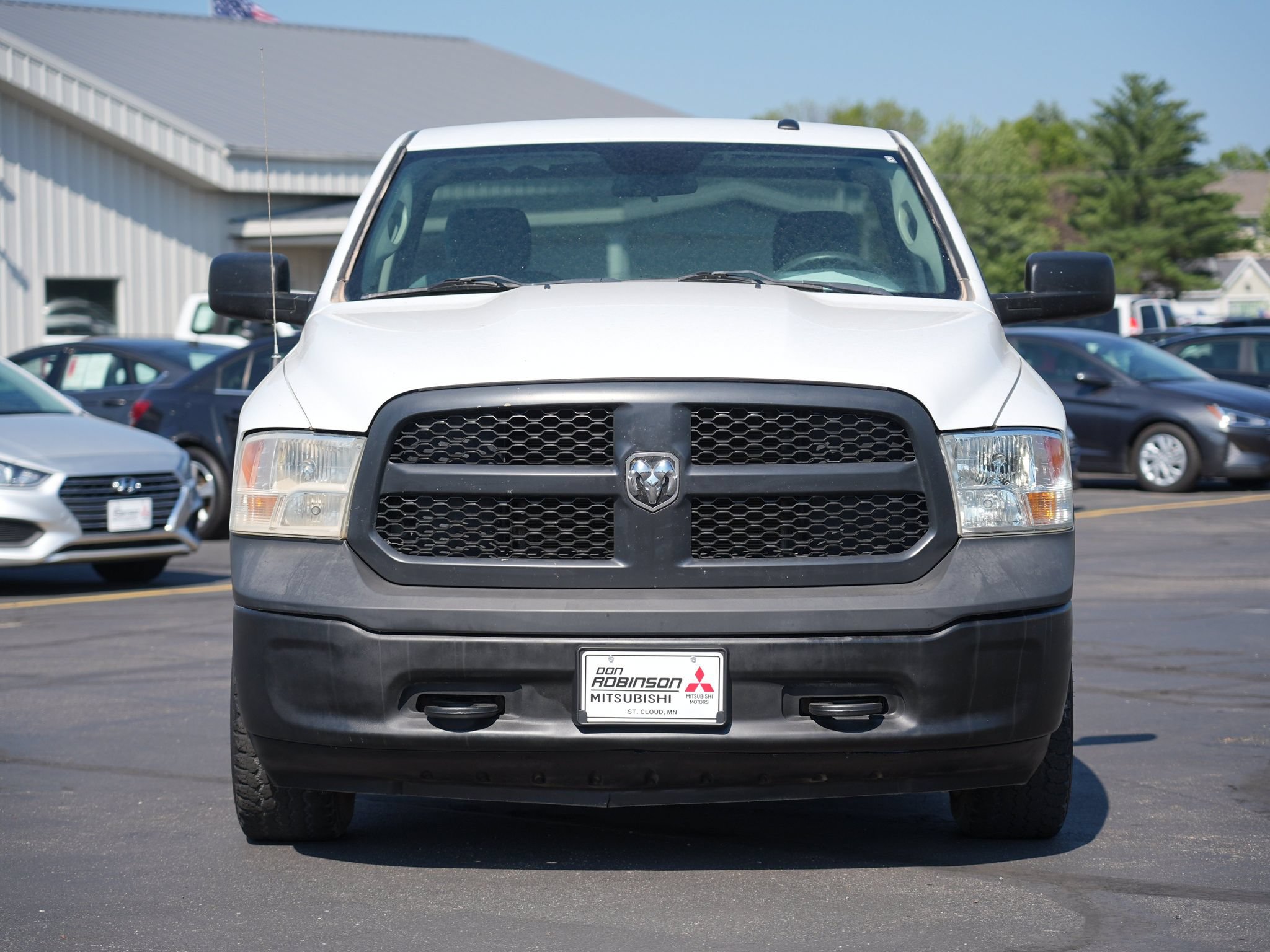 Used 2018 RAM 1500 Express AWD/4WD image 9