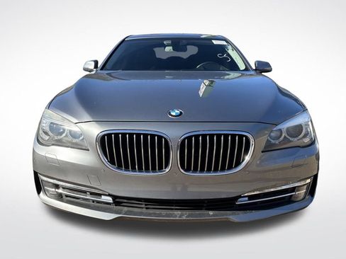 Used 2014 BMW 750Li w/ Executive Package image 8