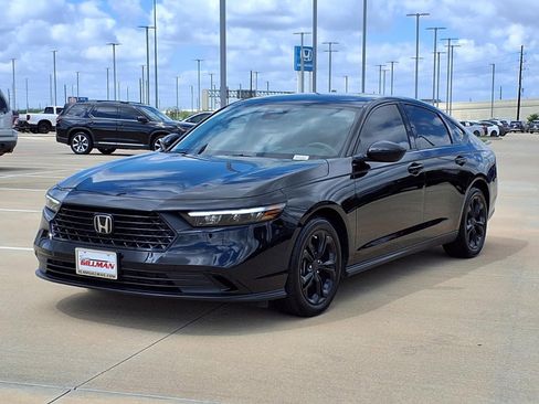 Used 2024 Honda Accord EX image 4