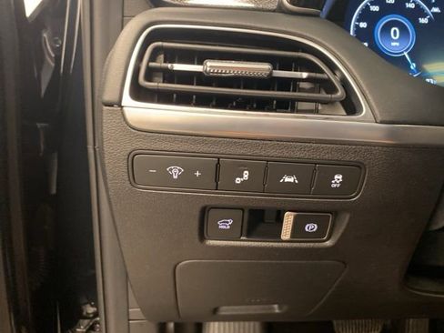 Used 2021 Hyundai Palisade Limited image 19