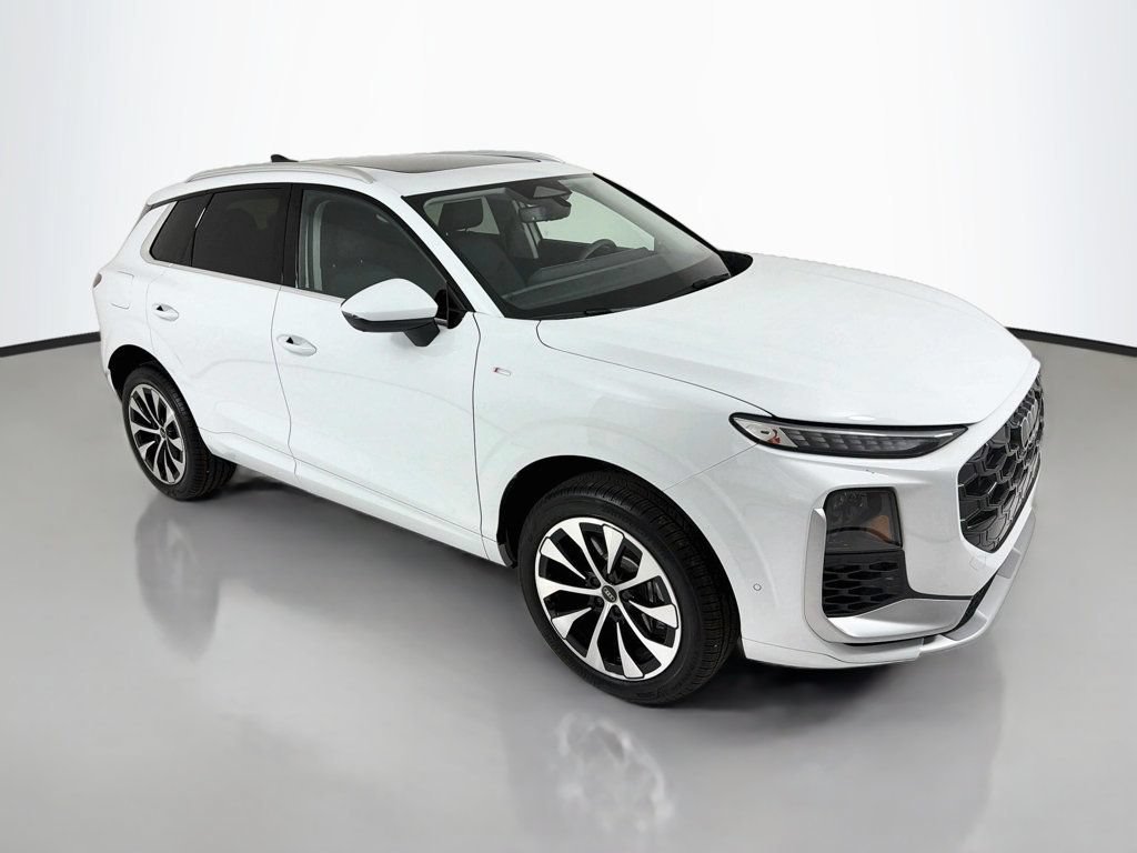 Used 2026 Audi Q3 quattro 2.0T w/ Driver Assistance Package AWD/4WD image 1