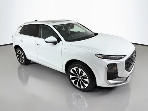 Used 2026 Audi Q3 quattro 2.0T w/ Driver Assistance Package AWD/4WD image 1