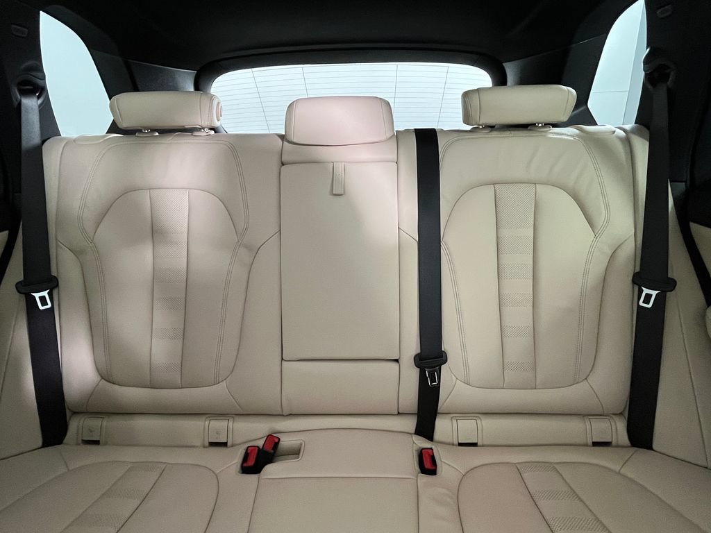 Used 2022 BMW X5 xDrive40i w/ Premium Package AWD/4WD image 16