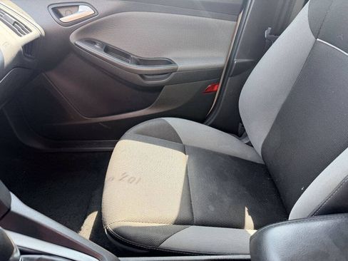 Used 2014 Ford Focus SE FWD image 12