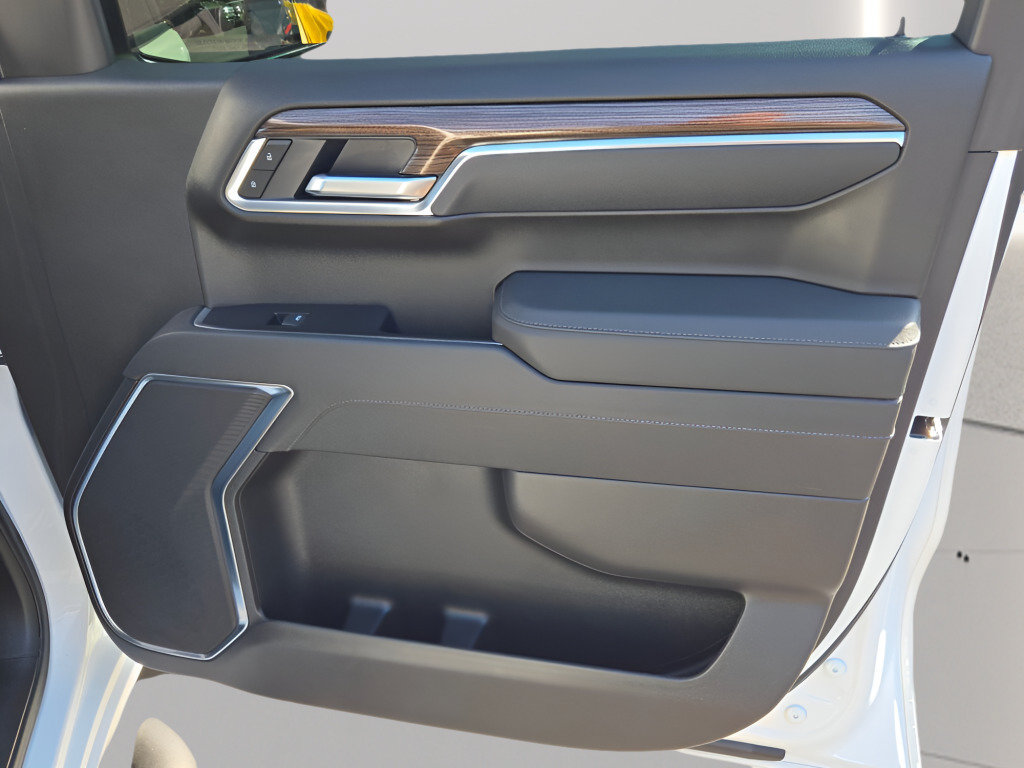 Used 2026 Chevrolet Silverado 1500 RST w/ RST Select Package AWD/4WD image 7