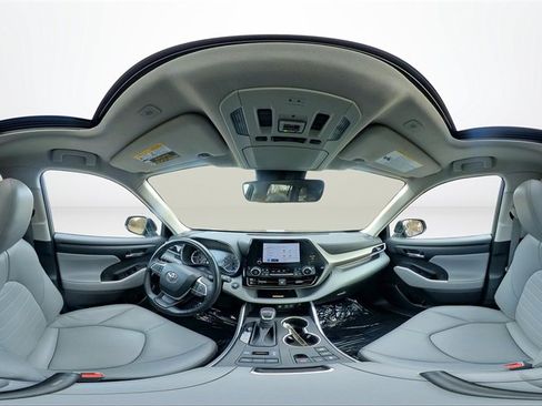 Used 2023 Toyota Highlander XLE image 35