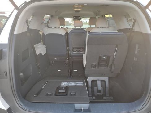 Certified 2025 Kia Carnival EX FWD image 18
