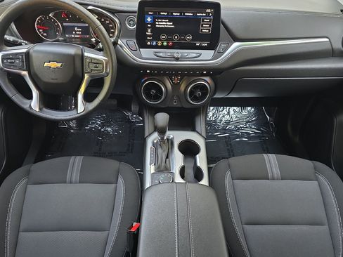 Used 2025 Chevrolet Blazer LT AWD/4WD image 13