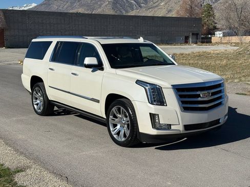 Used 2015 Cadillac Escalade ESV Premium RWD image 2