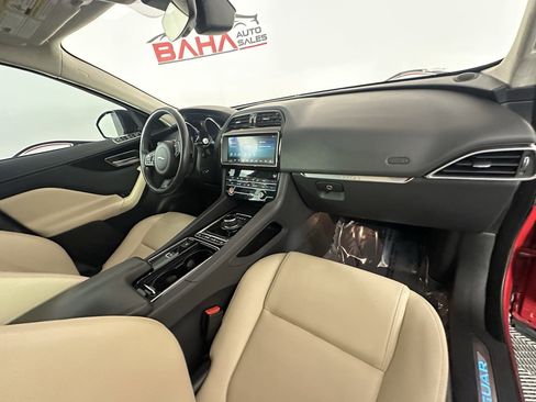Used 2020 Jaguar F-PACE Premium image 22