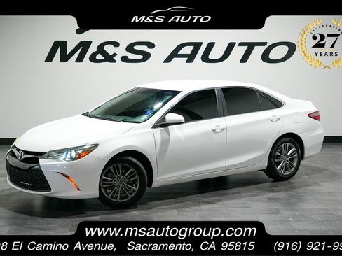 Used 2016 Toyota Camry SE FWD image 1