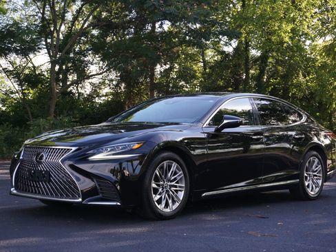 Used 2018 Lexus LS 500 w/ Accessory Package (Z2) RWD image 1