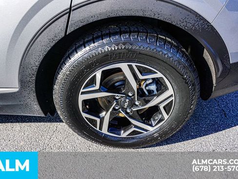 Used 2024 Kia Sportage LX image 17