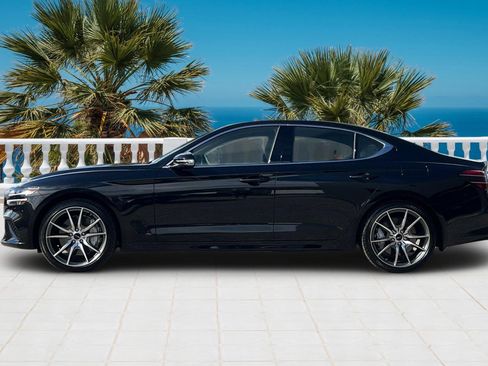 Used 2025 Genesis G70 2.5T image 8