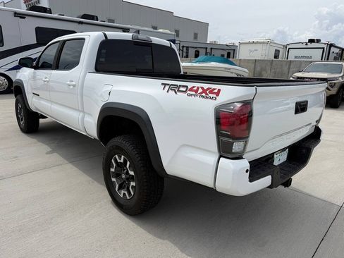 Used 2019 Toyota Tacoma TRD Off-Road w/ Technology Package AWD/4WD image 5